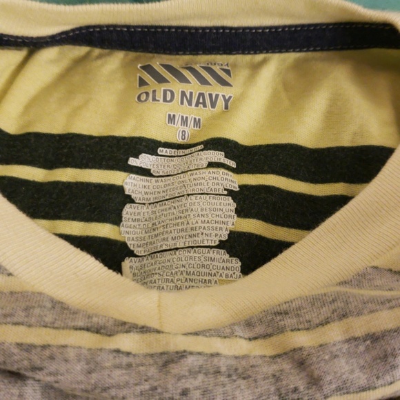 2 boys med t-shirts - Picture 2 of 3